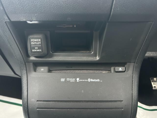 オデッセイ アブソルート　純正ＨＤＤナビ　ＣＤ　ＤＶＤ　ＢＴ　ワンセグ　ＵＳＢ　ＡＵＸ　バックカメラ　クルーズコントロール　オートライト　フォグランプ　ハーフレザー　純正１８インチアルミホイール　パドルシフト　ＥＴＣ（61枚目）