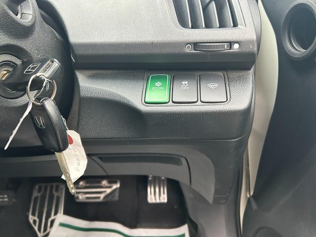 オデッセイ アブソルート　純正ＨＤＤナビ　ＣＤ　ＤＶＤ　ＢＴ　ワンセグ　ＵＳＢ　ＡＵＸ　バックカメラ　クルーズコントロール　オートライト　フォグランプ　ハーフレザー　純正１８インチアルミホイール　パドルシフト　ＥＴＣ（62枚目）