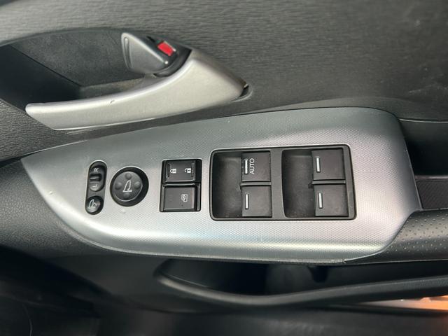 オデッセイ アブソルート　純正ＨＤＤナビ　ＣＤ　ＤＶＤ　ＢＴ　ワンセグ　ＵＳＢ　ＡＵＸ　バックカメラ　クルーズコントロール　オートライト　フォグランプ　ハーフレザー　純正１８インチアルミホイール　パドルシフト　ＥＴＣ（63枚目）