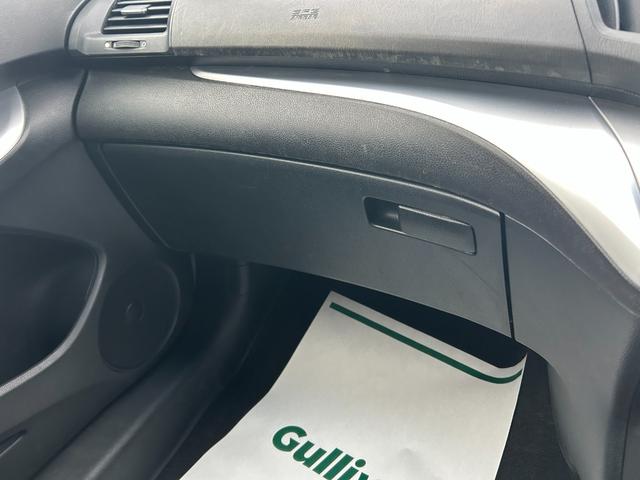 オデッセイ アブソルート　純正ＨＤＤナビ　ＣＤ　ＤＶＤ　ＢＴ　ワンセグ　ＵＳＢ　ＡＵＸ　バックカメラ　クルーズコントロール　オートライト　フォグランプ　ハーフレザー　純正１８インチアルミホイール　パドルシフト　ＥＴＣ（65枚目）