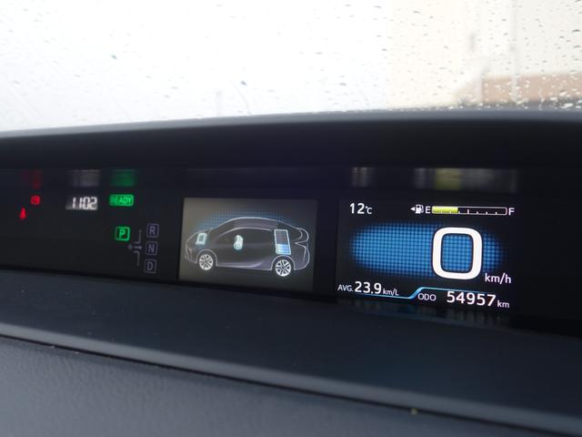 プリウス Ｓツーリングセレクション　衝突被害軽減システム　純正ＳＤナビ　ＣＤ　ＤＶＤ　ＢＴ　フルセグ　バックカメラ　追従型クルーズコントロール　ＬＥＤオートライト　シートヒーター　純正１７インチアルミホイール　スマートキー×２　ＥＴＣ（3枚目）
