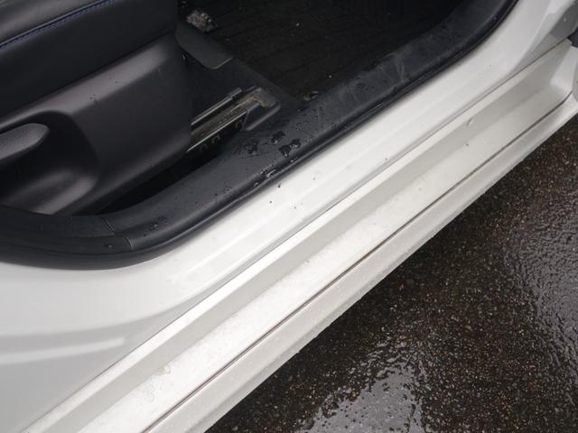 プリウス Ｓツーリングセレクション　衝突被害軽減システム　純正ＳＤナビ　ＣＤ　ＤＶＤ　ＢＴ　フルセグ　バックカメラ　追従型クルーズコントロール　ＬＥＤオートライト　シートヒーター　純正１７インチアルミホイール　スマートキー×２　ＥＴＣ（6枚目）