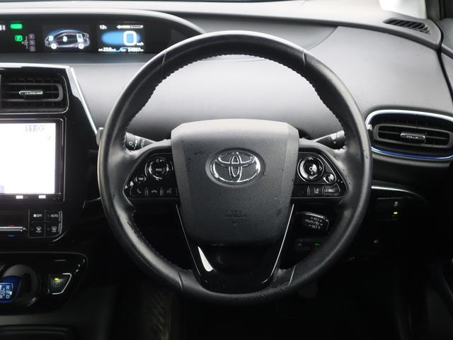 プリウス Ｓツーリングセレクション　衝突被害軽減システム　純正ＳＤナビ　ＣＤ　ＤＶＤ　ＢＴ　フルセグ　バックカメラ　追従型クルーズコントロール　ＬＥＤオートライト　シートヒーター　純正１７インチアルミホイール　スマートキー×２　ＥＴＣ（14枚目）