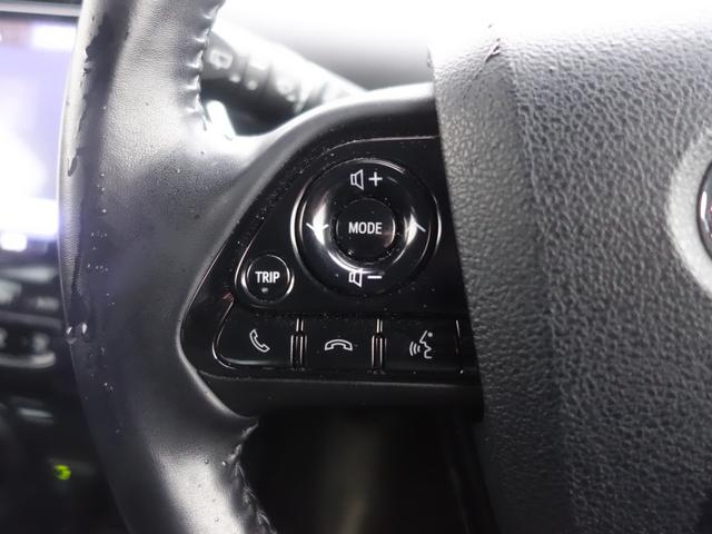 プリウス Ｓツーリングセレクション　衝突被害軽減システム　純正ＳＤナビ　ＣＤ　ＤＶＤ　ＢＴ　フルセグ　バックカメラ　追従型クルーズコントロール　ＬＥＤオートライト　シートヒーター　純正１７インチアルミホイール　スマートキー×２　ＥＴＣ（15枚目）