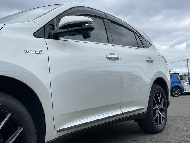 ハリアーハイブリッド プレミアム　スタイルアッシュ　４ＷＤ　メモリナビ　ＣＤ　ＤＶＤ　ＢＴ　フルセグ　ＵＳＢ　バックカメラ　電動リア　クルコン　ＬＥＤオートライト　電動ハーフレザー　シートヒーター　ルームミラー型ドラレコ　フォグ　スマートキー　ＥＴＣ（32枚目）