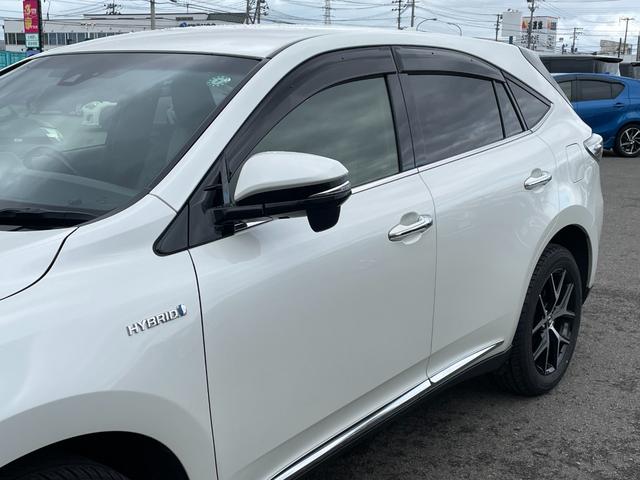 ハリアーハイブリッド プレミアム　スタイルアッシュ　４ＷＤ　メモリナビ　ＣＤ　ＤＶＤ　ＢＴ　フルセグ　ＵＳＢ　バックカメラ　電動リア　クルコン　ＬＥＤオートライト　電動ハーフレザー　シートヒーター　ルームミラー型ドラレコ　フォグ　スマートキー　ＥＴＣ（36枚目）