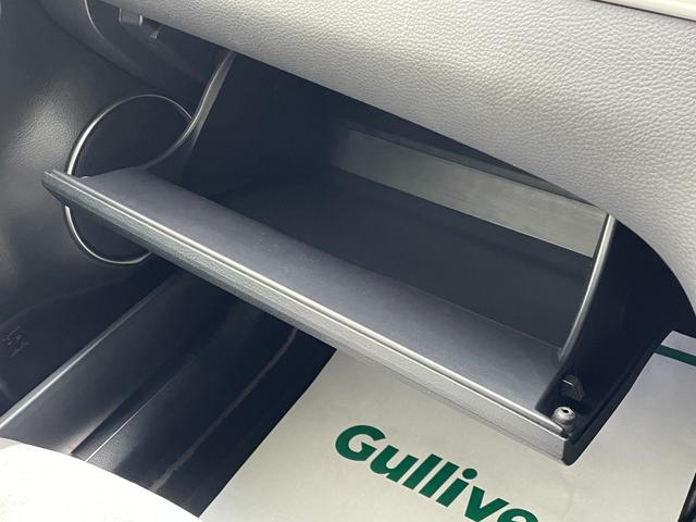 ハリアーハイブリッド プレミアム　スタイルアッシュ　４ＷＤ　メモリナビ　ＣＤ　ＤＶＤ　ＢＴ　フルセグ　ＵＳＢ　バックカメラ　電動リア　クルコン　ＬＥＤオートライト　電動ハーフレザー　シートヒーター　ルームミラー型ドラレコ　フォグ　スマートキー　ＥＴＣ（65枚目）