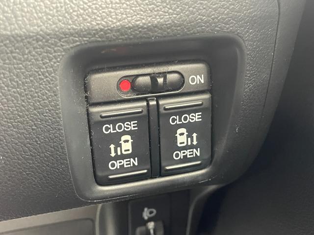 Ｎ－ＢＯＸ Ｇ・Ｌパッケージ　４ＷＤ　ＳＤナビ　ＣＤ　ＤＶＤ　ＢＴ　フルセグ　ＵＳＢ　バックカメラ　両側パワスラ　シートヒーター　アイドリングストップ　ステアリングスイッチ　ウィンカーミラー　ミラーヒーター　スマートキー　ＥＴＣ（8枚目）