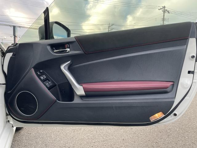 ＢＲＺ ＳＴＩ　スポーツ　６ＭＴ　ＳＤナビ　ＣＤ　ＤＶＤ　ＢＴ　フルセグ　ＵＳＢ　ＡＵＸ　ＭＳＶ　クルコン　ＬＥＤオートライト　ハーフレザー　シートヒーター　純正アルミ　ドラレコ　ステアリングスイッチ　スマートキー　ＥＴＣ（45枚目）