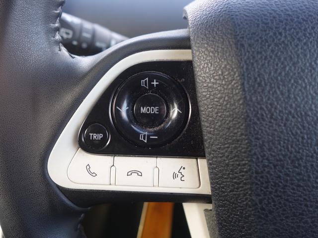 プリウス Sセーフティプラス 4WD 衝突軽減 純正SDナビ CD DVD BT フルセグ バックカメラ レーダークルーズ LEDオートライト 純正アルミ ドラレコ ステアリングスイッチ ウィンカーミラー スマートキー×2 ETC(8枚目)