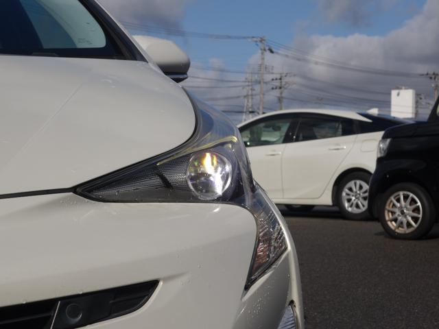 プリウス Sセーフティプラス 4WD 衝突軽減 純正SDナビ CD DVD BT フルセグ バックカメラ レーダークルーズ LEDオートライト 純正アルミ ドラレコ ステアリングスイッチ ウィンカーミラー スマートキー×2 ETC(29枚目)