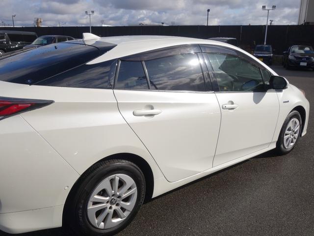 プリウス Sセーフティプラス 4WD 衝突軽減 純正SDナビ CD DVD BT フルセグ バックカメラ レーダークルーズ LEDオートライト 純正アルミ ドラレコ ステアリングスイッチ ウィンカーミラー スマートキー×2 ETC(34枚目)