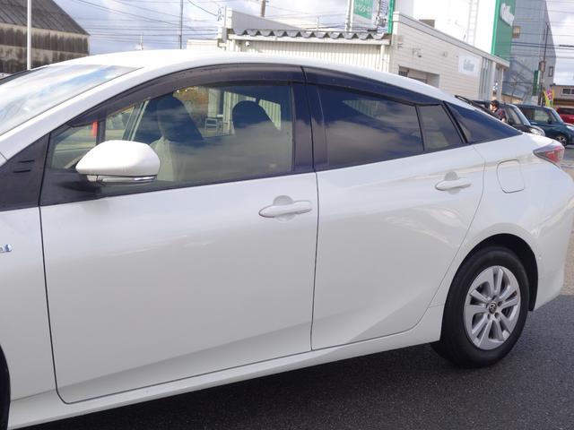 プリウス Sセーフティプラス 4WD 衝突軽減 純正SDナビ CD DVD BT フルセグ バックカメラ レーダークルーズ LEDオートライト 純正アルミ ドラレコ ステアリングスイッチ ウィンカーミラー スマートキー×2 ETC(36枚目)