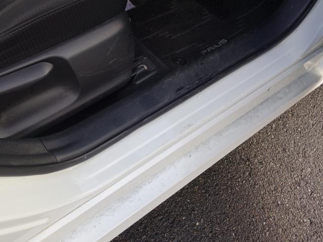 プリウス Sセーフティプラス 4WD 衝突軽減 純正SDナビ CD DVD BT フルセグ バックカメラ レーダークルーズ LEDオートライト 純正アルミ ドラレコ ステアリングスイッチ ウィンカーミラー スマートキー×2 ETC(46枚目)