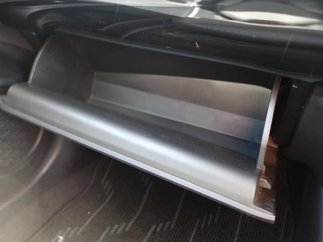 プリウス Sセーフティプラス 4WD 衝突軽減 純正SDナビ CD DVD BT フルセグ バックカメラ レーダークルーズ LEDオートライト 純正アルミ ドラレコ ステアリングスイッチ ウィンカーミラー スマートキー×2 ETC(68枚目)