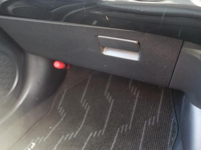 プリウス Sセーフティプラス 4WD 衝突軽減 純正SDナビ CD DVD BT フルセグ バックカメラ レーダークルーズ LEDオートライト 純正アルミ ドラレコ ステアリングスイッチ ウィンカーミラー スマートキー×2 ETC(69枚目)