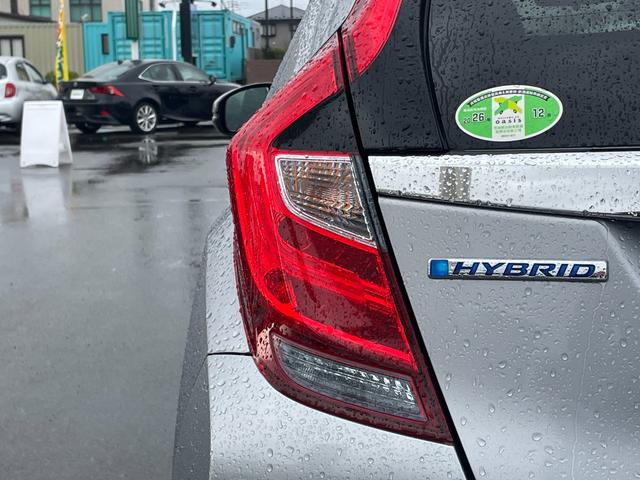 フィットハイブリッド F 4WD ホンダセンシング メモリナビ CD USB AUX レーダークルーズ ワイパーデアイサー アイドリングストップ 電動格納ウィンカーミラー フロアマット ドアバイザ― スマートキー ETC(37枚目)