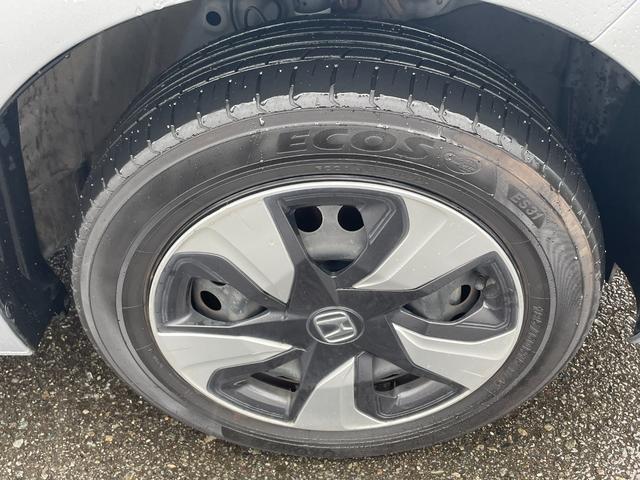 フィットハイブリッド F 4WD ホンダセンシング メモリナビ CD USB AUX レーダークルーズ ワイパーデアイサー アイドリングストップ 電動格納ウィンカーミラー フロアマット ドアバイザ― スマートキー ETC(41枚目)