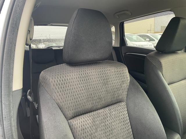 フィットハイブリッド F 4WD ホンダセンシング メモリナビ CD USB AUX レーダークルーズ ワイパーデアイサー アイドリングストップ 電動格納ウィンカーミラー フロアマット ドアバイザ― スマートキー ETC(47枚目)