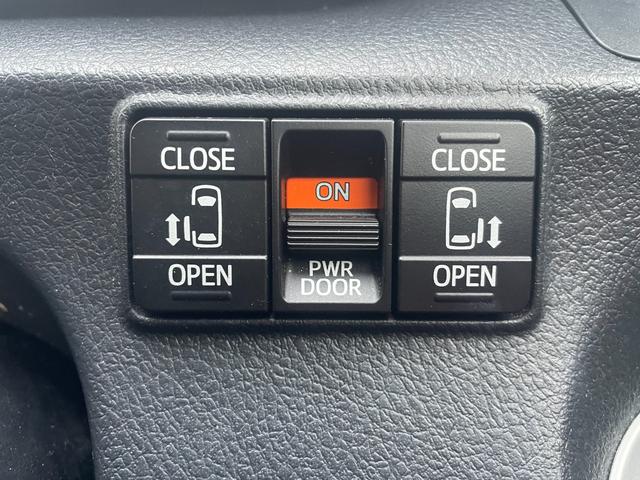 シエンタ G 4WD 衝突軽減システム 純正SDナビ CD BT フルセグ USB バックカメラ 両側パワースライドドア オートハイビーム レーンキープアシスト コーナーセンサー 純正フロアマット 電動格納ミラー(9枚目)