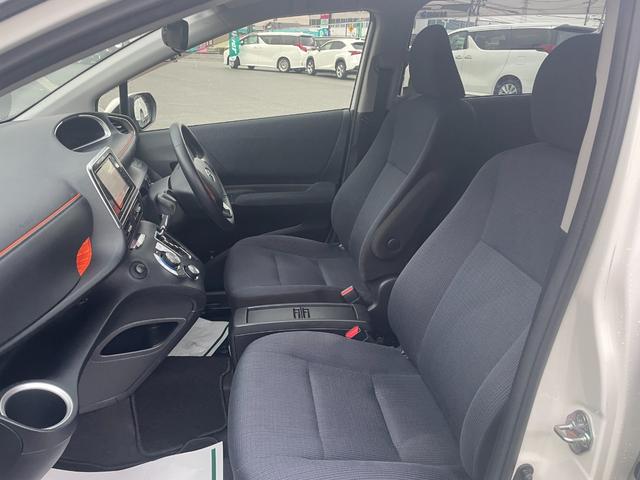 シエンタ G 4WD 衝突軽減システム 純正SDナビ CD BT フルセグ USB バックカメラ 両側パワースライドドア オートハイビーム レーンキープアシスト コーナーセンサー 純正フロアマット 電動格納ミラー(13枚目)