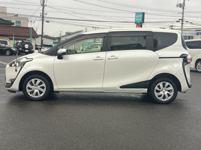 シエンタ G 4WD 衝突軽減システム 純正SDナビ CD BT フルセグ USB バックカメラ 両側パワースライドドア オートハイビーム レーンキープアシスト コーナーセンサー 純正フロアマット 電動格納ミラー(18枚目)