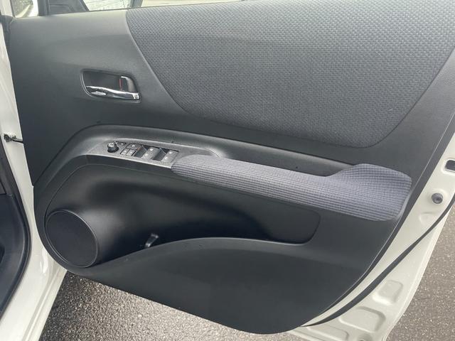 シエンタ G 4WD 衝突軽減システム 純正SDナビ CD BT フルセグ USB バックカメラ 両側パワースライドドア オートハイビーム レーンキープアシスト コーナーセンサー 純正フロアマット 電動格納ミラー(37枚目)