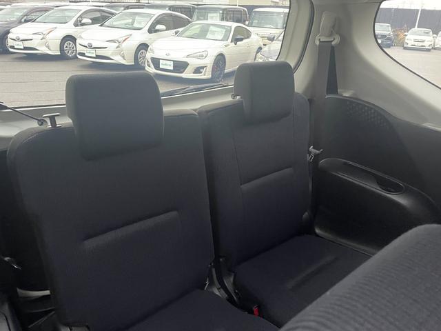 シエンタ G 4WD 衝突軽減システム 純正SDナビ CD BT フルセグ USB バックカメラ 両側パワースライドドア オートハイビーム レーンキープアシスト コーナーセンサー 純正フロアマット 電動格納ミラー(45枚目)