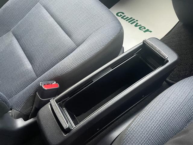 シエンタ G 4WD 衝突軽減システム 純正SDナビ CD BT フルセグ USB バックカメラ 両側パワースライドドア オートハイビーム レーンキープアシスト コーナーセンサー 純正フロアマット 電動格納ミラー(62枚目)