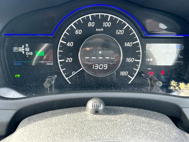 ノート ｅ－パワー　Ｘ　衝突軽減　ワンオーナー　純正メモリナビ　ＣＤ　ＢＴ　フルセグ　ＵＳＢ　ＡＵＸ　ＬＥＤオートライト　ドラレコ　アイドリングストップ　電動格納ウィンカーミラー　フォグランプ　ドアバイザ―　スマートキー×２（3枚目）