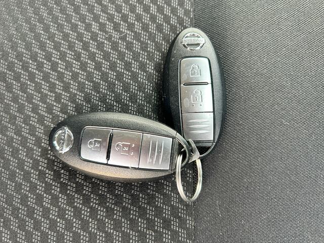 ノート ｅ－パワー　Ｘ　衝突軽減　ワンオーナー　純正メモリナビ　ＣＤ　ＢＴ　フルセグ　ＵＳＢ　ＡＵＸ　ＬＥＤオートライト　ドラレコ　アイドリングストップ　電動格納ウィンカーミラー　フォグランプ　ドアバイザ―　スマートキー×２（10枚目）