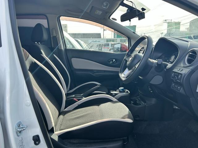 ノート ｅ－パワー　Ｘ　衝突軽減　ワンオーナー　純正メモリナビ　ＣＤ　ＢＴ　フルセグ　ＵＳＢ　ＡＵＸ　ＬＥＤオートライト　ドラレコ　アイドリングストップ　電動格納ウィンカーミラー　フォグランプ　ドアバイザ―　スマートキー×２（12枚目）