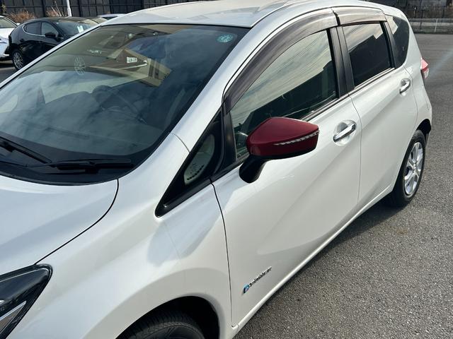 ノート ｅ－パワー　Ｘ　衝突軽減　ワンオーナー　純正メモリナビ　ＣＤ　ＢＴ　フルセグ　ＵＳＢ　ＡＵＸ　ＬＥＤオートライト　ドラレコ　アイドリングストップ　電動格納ウィンカーミラー　フォグランプ　ドアバイザ―　スマートキー×２（36枚目）