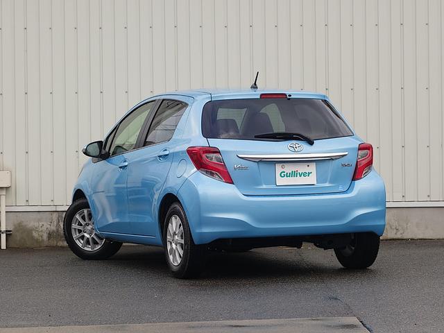 ヴィッツ ジュエラ　衝突軽減　ワンオーナー　カーオーディオ　ＣＤ　ＵＳＢ　ＡＵＸ　ＡＭ／ＦＭ　オートライト　１４インチアルミ　アイドリングストップ　電動格納ウィンカーミラー　純正フロアマット　スマートキー×２（20枚目）