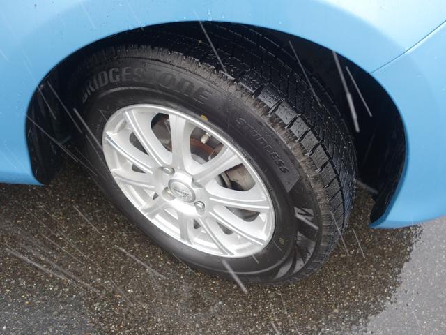 ヴィッツ ジュエラ　衝突軽減　ワンオーナー　カーオーディオ　ＣＤ　ＵＳＢ　ＡＵＸ　ＡＭ／ＦＭ　オートライト　１４インチアルミ　アイドリングストップ　電動格納ウィンカーミラー　純正フロアマット　スマートキー×２（42枚目）