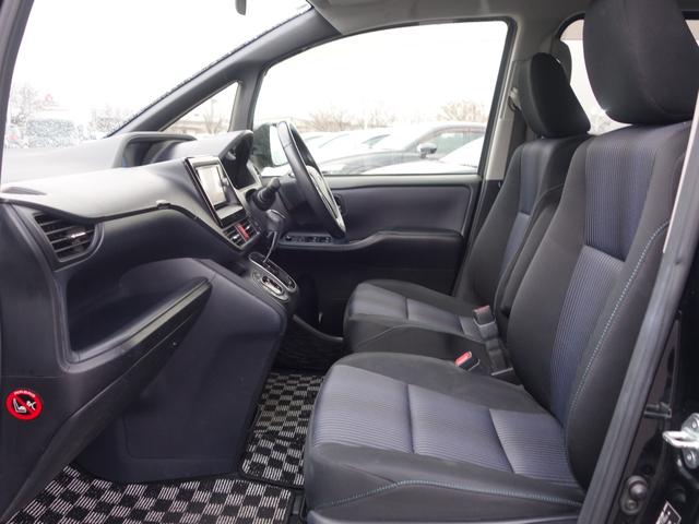 ヴォクシー ＺＳ　フリップダウン　純正ＳＤナビ　ＣＤ　ＤＶＤ　ＢＴ　フルセグ　バックカメラ　両側パワスラ　ＬＥＤオートライト　純正アルミ　ステアリングスイッチ　ＭＴモード付ＡＴ　ウィンカーミラー　スマートキー　ＥＴＣ（13枚目）