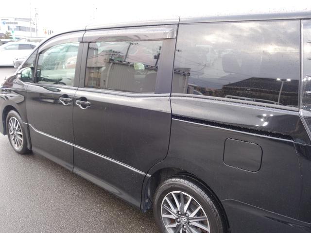 ヴォクシー ＺＳ　フリップダウン　純正ＳＤナビ　ＣＤ　ＤＶＤ　ＢＴ　フルセグ　バックカメラ　両側パワスラ　ＬＥＤオートライト　純正アルミ　ステアリングスイッチ　ＭＴモード付ＡＴ　ウィンカーミラー　スマートキー　ＥＴＣ（33枚目）