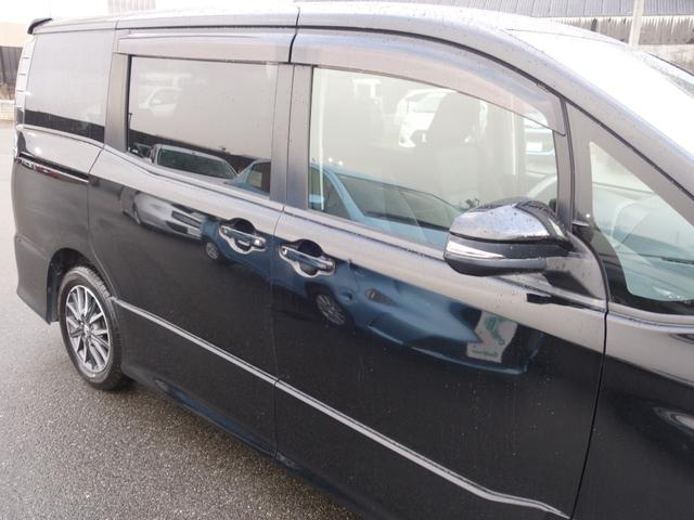 ヴォクシー ＺＳ　フリップダウン　純正ＳＤナビ　ＣＤ　ＤＶＤ　ＢＴ　フルセグ　バックカメラ　両側パワスラ　ＬＥＤオートライト　純正アルミ　ステアリングスイッチ　ＭＴモード付ＡＴ　ウィンカーミラー　スマートキー　ＥＴＣ（35枚目）