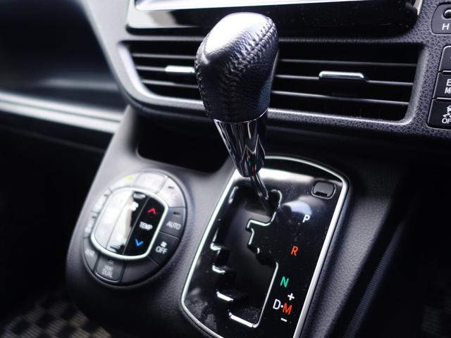 ヴォクシー ＺＳ　フリップダウン　純正ＳＤナビ　ＣＤ　ＤＶＤ　ＢＴ　フルセグ　バックカメラ　両側パワスラ　ＬＥＤオートライト　純正アルミ　ステアリングスイッチ　ＭＴモード付ＡＴ　ウィンカーミラー　スマートキー　ＥＴＣ（59枚目）