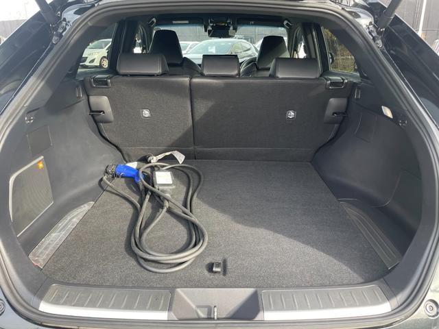 ハリアーＰＨＥＶ Ｚ　４ＷＤ　ワンオーナー　ＭＯＤＥＬＬＩＳＴＡフルエアロ　セーフティセンス　ＪＢＬ　純正ナビ　ＵＳＢ　ＢＴ　Ｍｉｒａｃａｓｔ　フルセグＴＶ　全方位　黒革　パワーシート　レーダークルーズ　ドラレコ　ＥＴＣ（14枚目）