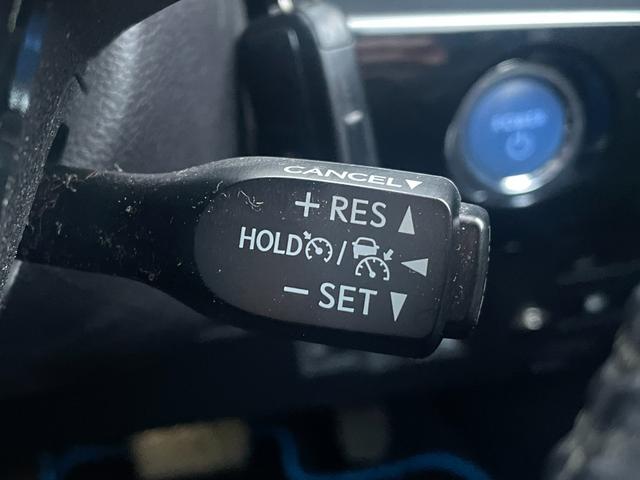 プリウス Ａプレミアム　ツーリングセレクション　衝突軽減　純正ＳＤナビ　ＣＤ　ＤＶＤ　ＢＴ　フルセグ　バックカメラ　レーダークルーズコントロール　ＬＥＤオートヘッドライト　レザーシート　シートヒーター　エアシート　ドラレコ　スマートキー　ＥＴＣ（9枚目）