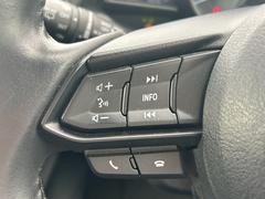 【　ステアリングスイッチ　】手元のスイッチでナビ操作が可能です！！非常に便利な機能です。取り付けのナビによってはオプション設定となっております！詳しくはスタッフまで♪ 4