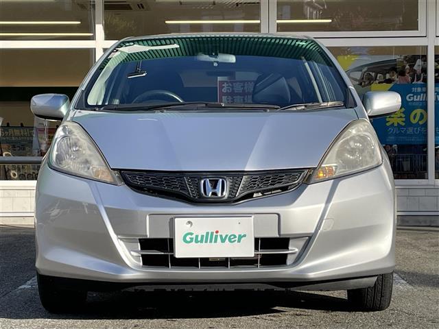 フィット Ｇ　ワンオーナー　４ＷＤ　ナビ　ＣＤ　ＡＭ　ＦＭ　バックカメラ　ＥＴＣ　盗難防止装置システム　リモコンキー　ＡＢＳ　ハロゲンヘッドライト　保証書　取扱説明書（2枚目）