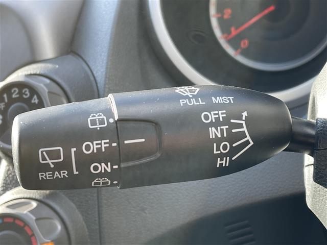 フィット Ｇ　ワンオーナー　４ＷＤ　ナビ　ＣＤ　ＡＭ　ＦＭ　バックカメラ　ＥＴＣ　盗難防止装置システム　リモコンキー　ＡＢＳ　ハロゲンヘッドライト　保証書　取扱説明書（26枚目）