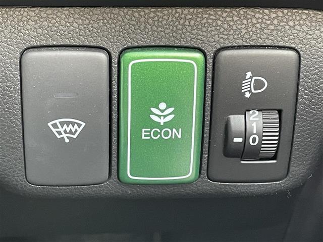 フィット Ｇ　ワンオーナー　４ＷＤ　ナビ　ＣＤ　ＡＭ　ＦＭ　バックカメラ　ＥＴＣ　盗難防止装置システム　リモコンキー　ＡＢＳ　ハロゲンヘッドライト　保証書　取扱説明書（30枚目）