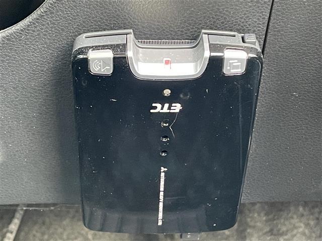 フィット Ｇ　ワンオーナー　４ＷＤ　ナビ　ＣＤ　ＡＭ　ＦＭ　バックカメラ　ＥＴＣ　盗難防止装置システム　リモコンキー　ＡＢＳ　ハロゲンヘッドライト　保証書　取扱説明書（31枚目）