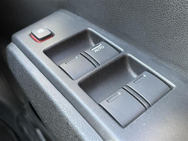 フィット Ｇ　ワンオーナー　４ＷＤ　ナビ　ＣＤ　ＡＭ　ＦＭ　バックカメラ　ＥＴＣ　盗難防止装置システム　リモコンキー　ＡＢＳ　ハロゲンヘッドライト　保証書　取扱説明書（32枚目）