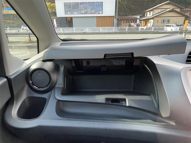 フィット Ｇ　ワンオーナー　４ＷＤ　ナビ　ＣＤ　ＡＭ　ＦＭ　バックカメラ　ＥＴＣ　盗難防止装置システム　リモコンキー　ＡＢＳ　ハロゲンヘッドライト　保証書　取扱説明書（33枚目）