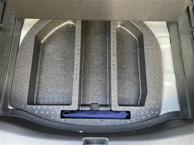 フィット Ｇ　ワンオーナー　４ＷＤ　ナビ　ＣＤ　ＡＭ　ＦＭ　バックカメラ　ＥＴＣ　盗難防止装置システム　リモコンキー　ＡＢＳ　ハロゲンヘッドライト　保証書　取扱説明書（40枚目）