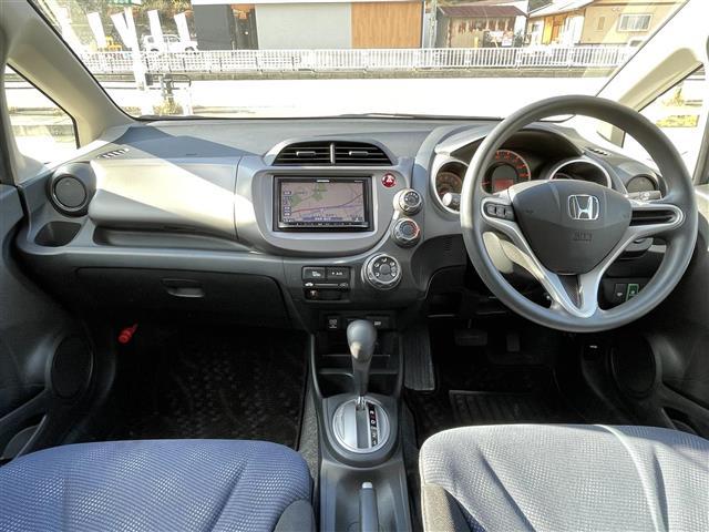 フィット Ｇ　ワンオーナー　４ＷＤ　ナビ　ＣＤ　ＡＭ　ＦＭ　バックカメラ　ＥＴＣ　盗難防止装置システム　リモコンキー　ＡＢＳ　ハロゲンヘッドライト　保証書　取扱説明書（42枚目）